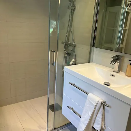 Cozy Detached House For Rent At Stadium * 산데스